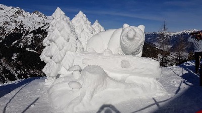 Schneeskulptur, Bad Gastein, Bär aus Schnee